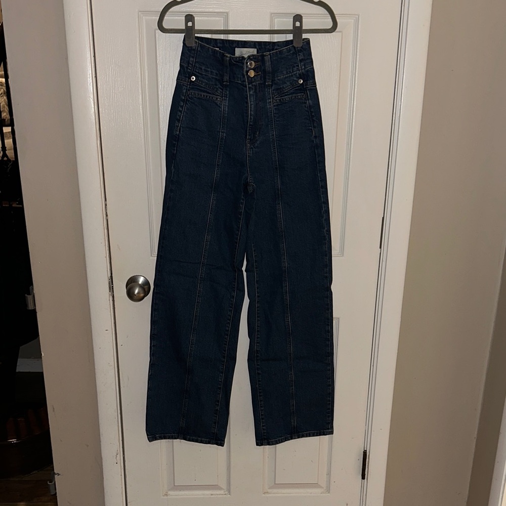 NWOT Universal Thread high-rise wide leg jeans